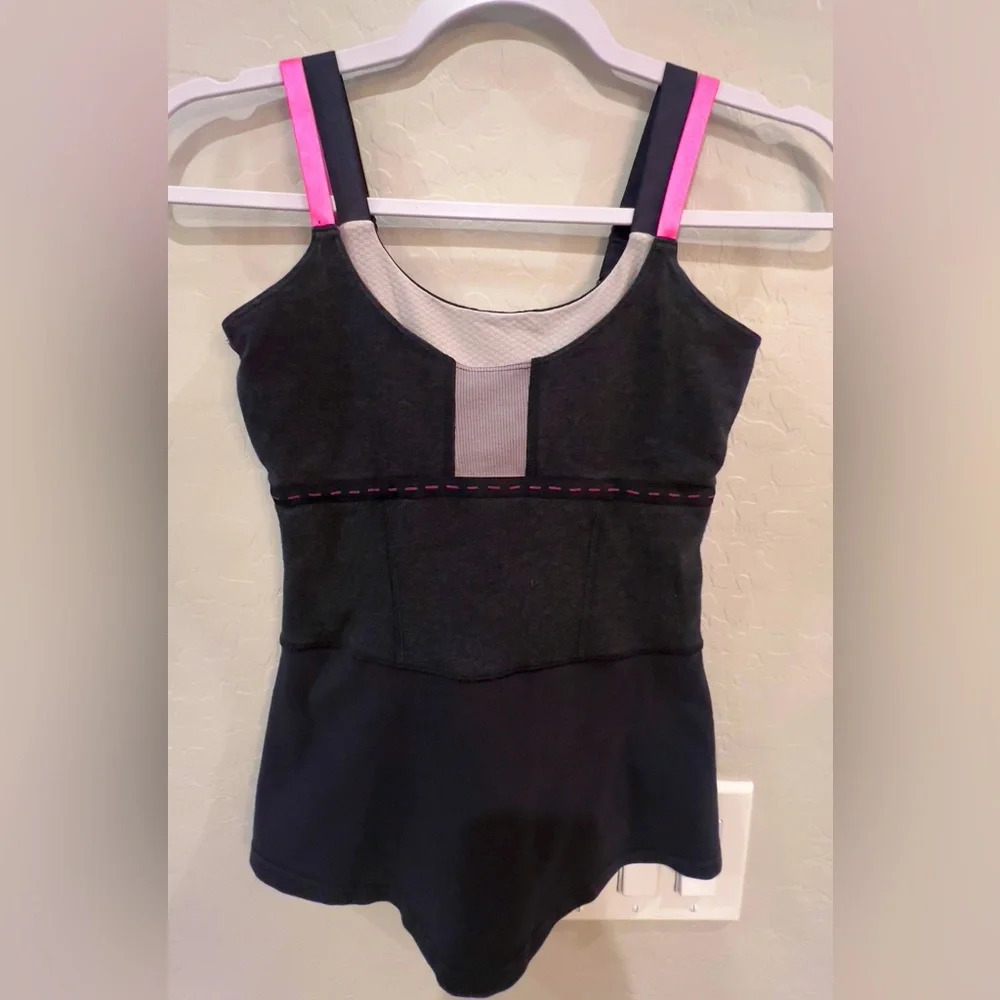 Lululemon size 2 gray black and pink top